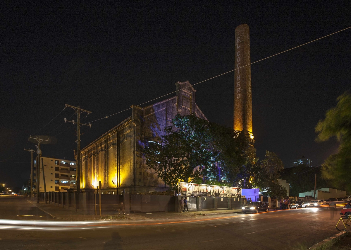 Exterior of the Fábrica de Arte Cubano (FAC). Ernesto Jiménez